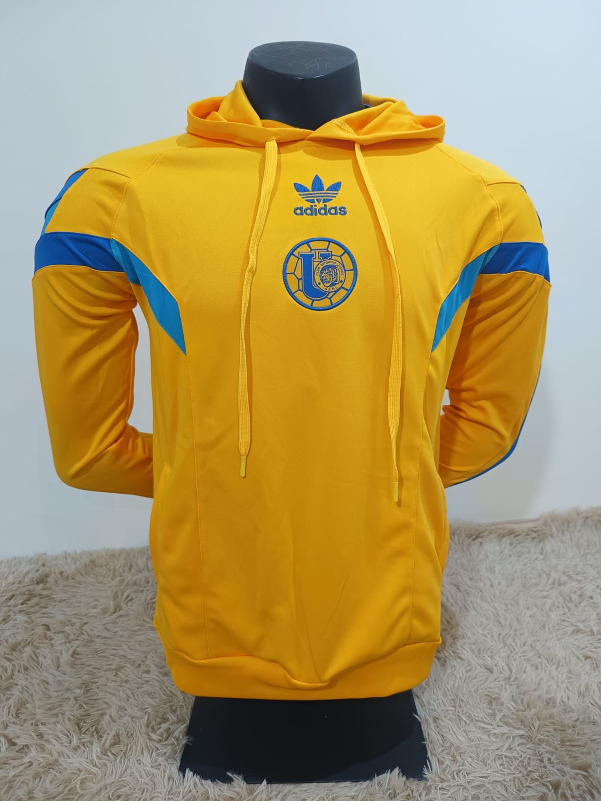 Hoodie tigres amarilla estilo retro