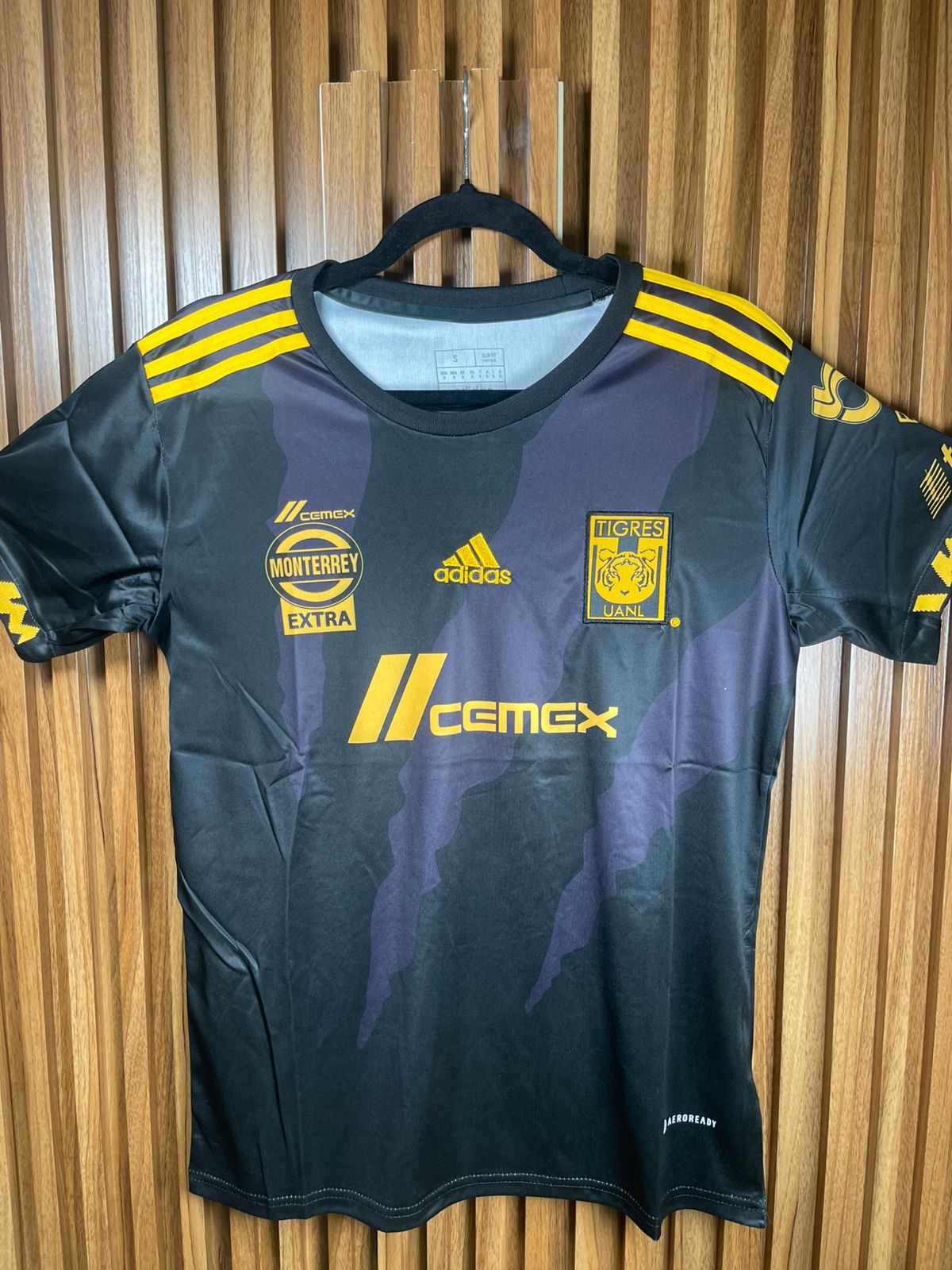 Jersey Tigres Batman