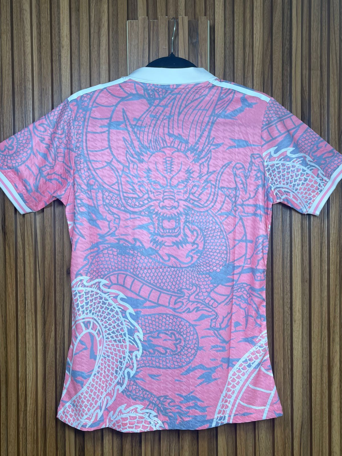 Jersey Real Madrid Dragon Rosa 25-26 V. Jugador