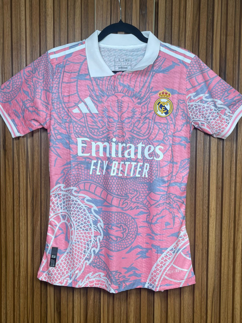 Jersey Real Madrid Dragon Rosa 25-26 V. Jugador