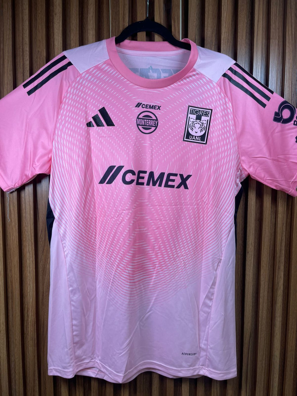 Jersey Tigres portero rosa 25-26 NAHUEL V. Jugador