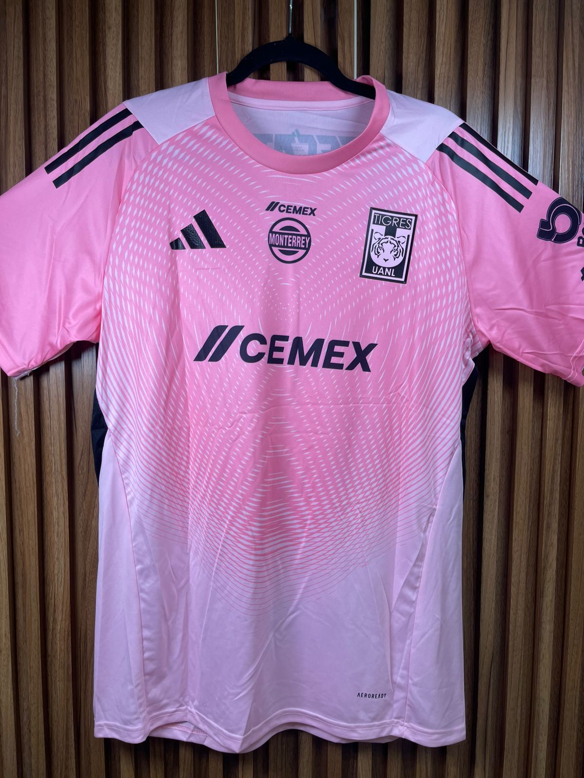 Jersey Tigres portero rosa 25-26 NAHUEL V. Jugador