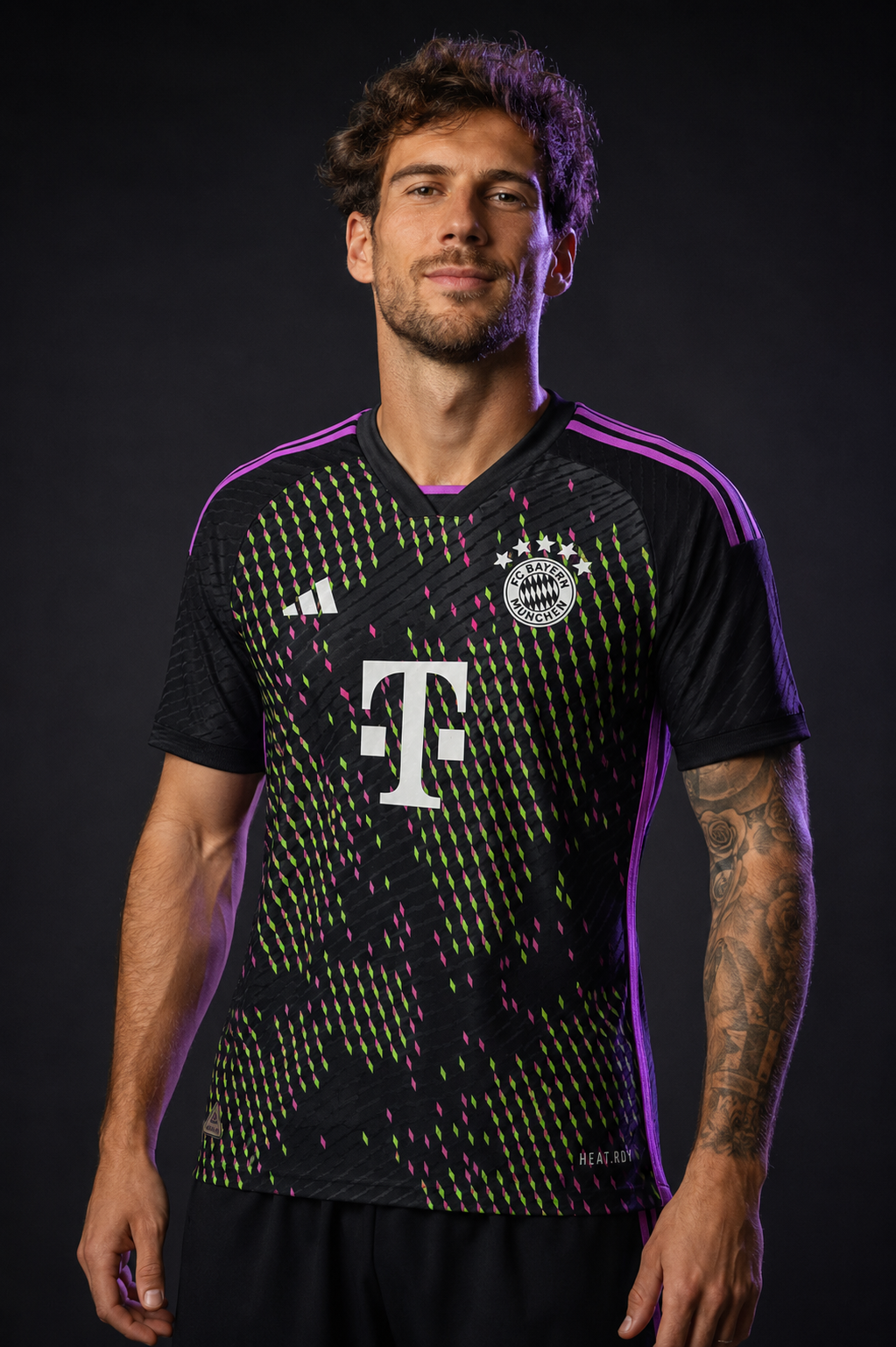 Jersey Bayern Munich Visita 23-24 en modelo, GOAT SPORTS