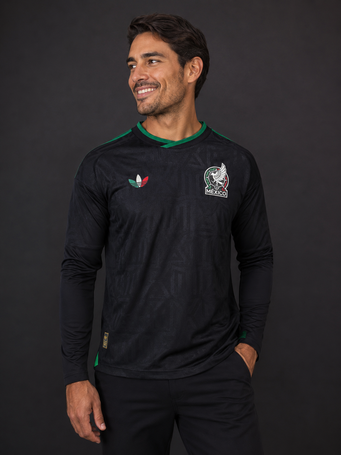 Jersey Mexico gala mundial 26 Manga Larga con modelo - GOAT SPORTS