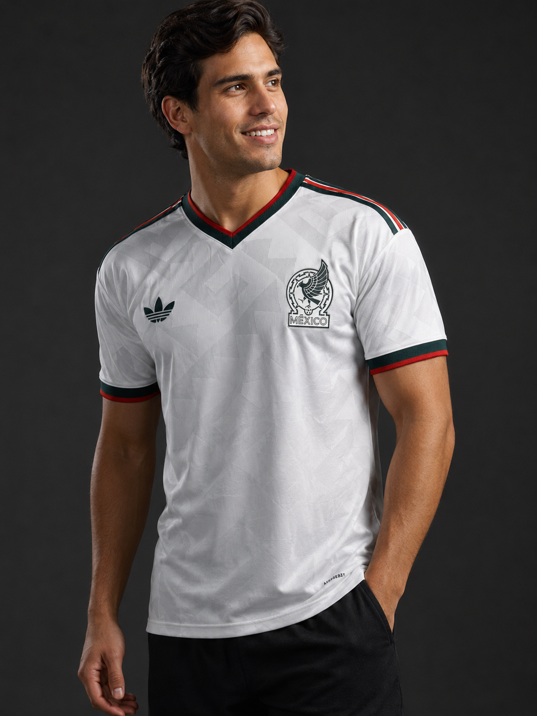 Jersey Mexico Visita 26 V. Jugador con modelo - GOAT SPORTS