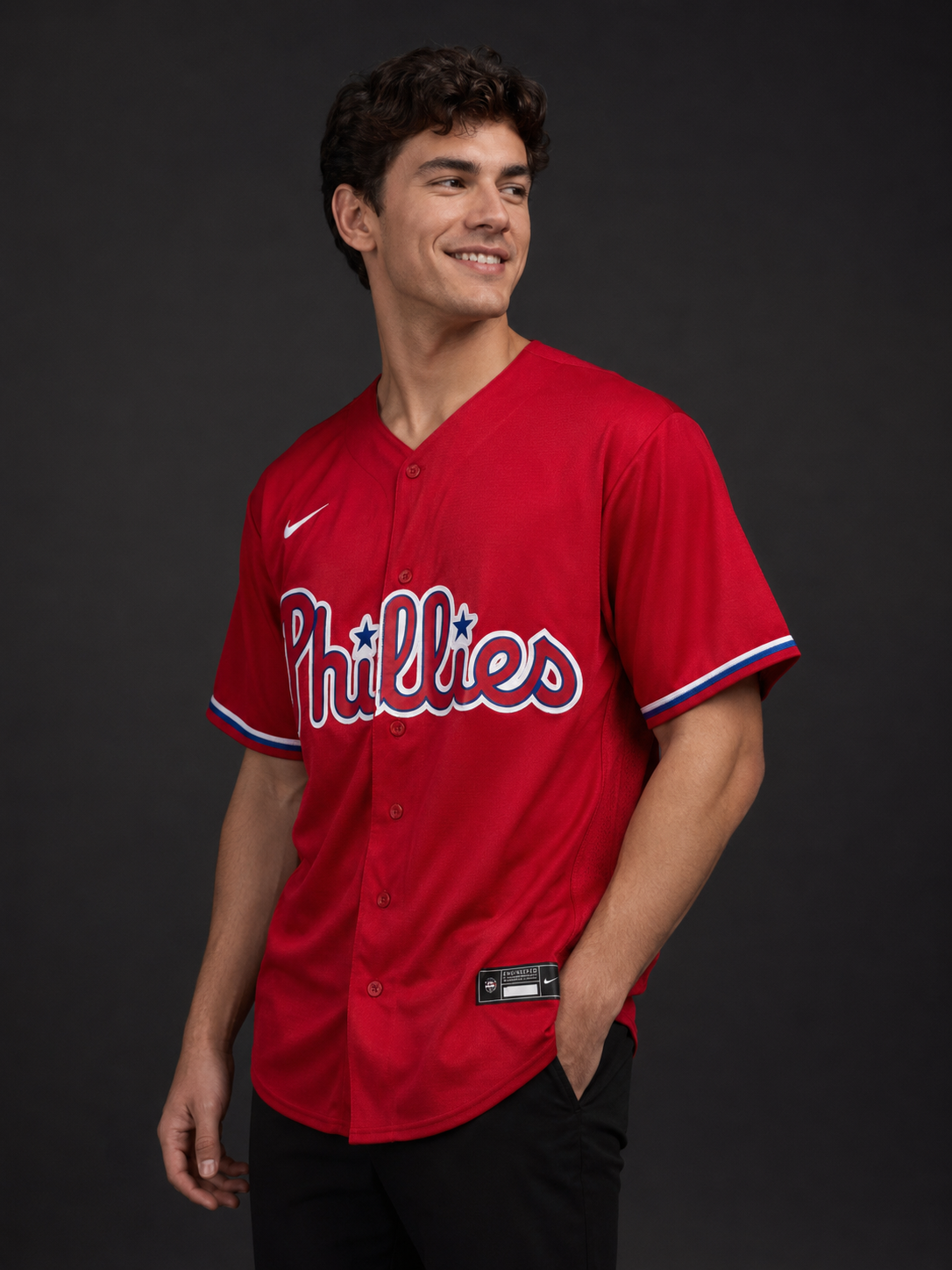 Jersey Phillies Turner 7 con modelo - GOAT SPORTS