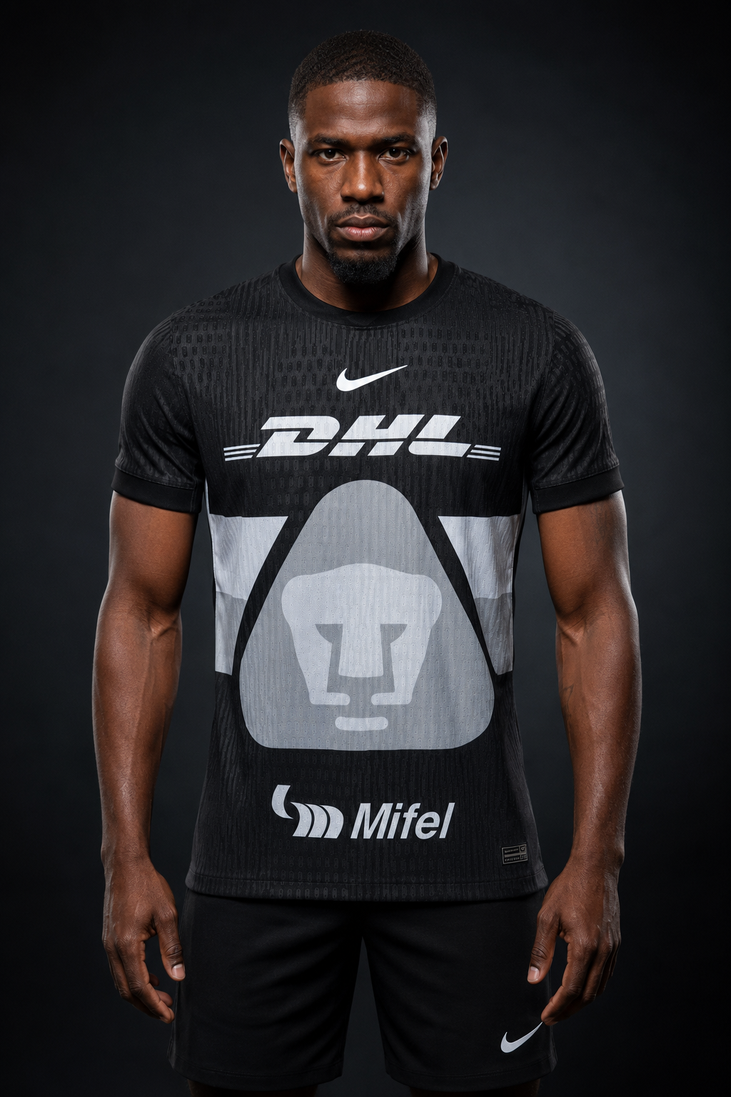 Jersey Pumas Portero Negro 25-26 V. Jugador en modelo
