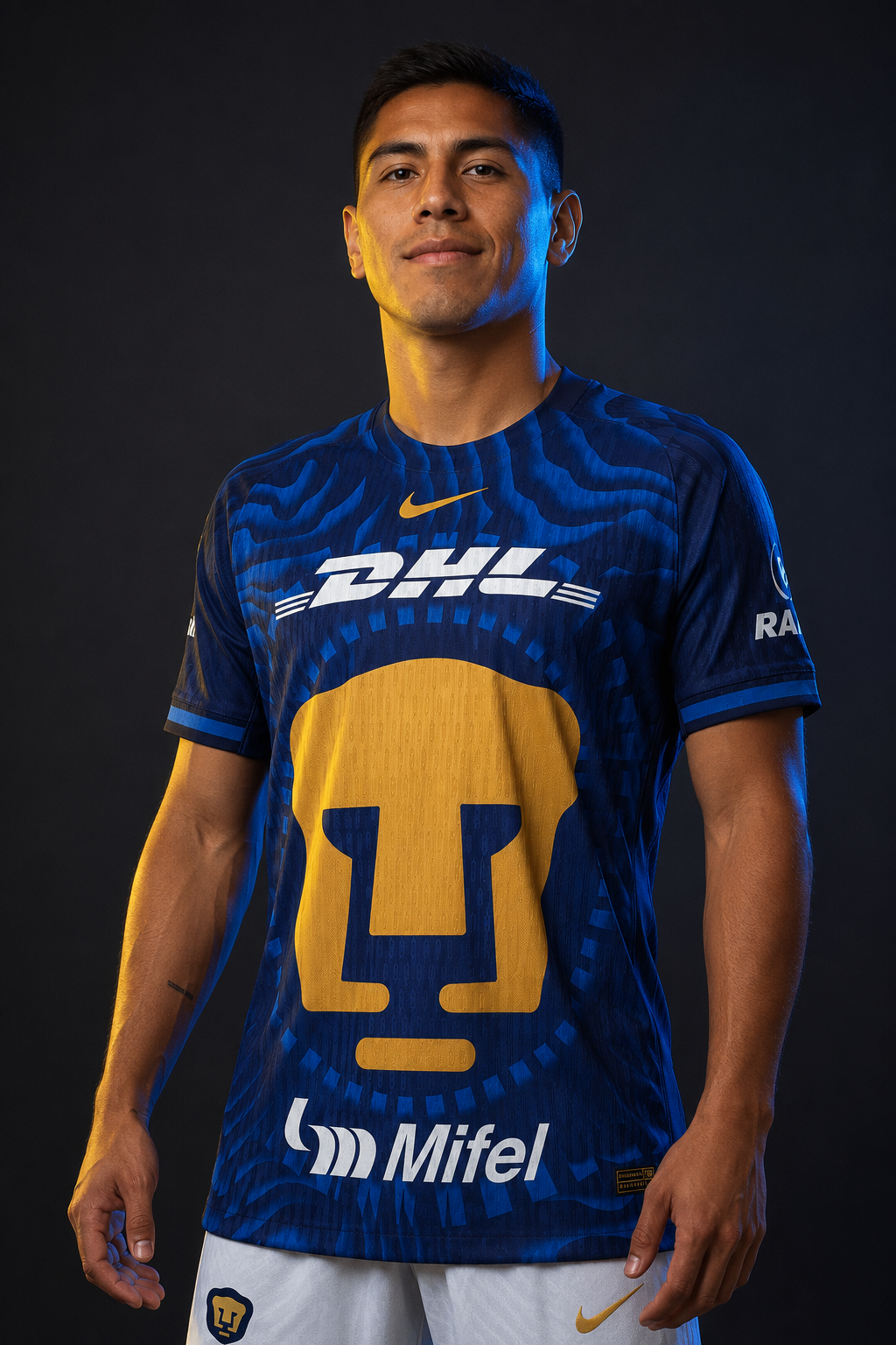 Jersey Pumas Visita 25-26 V. Jugador en modelo