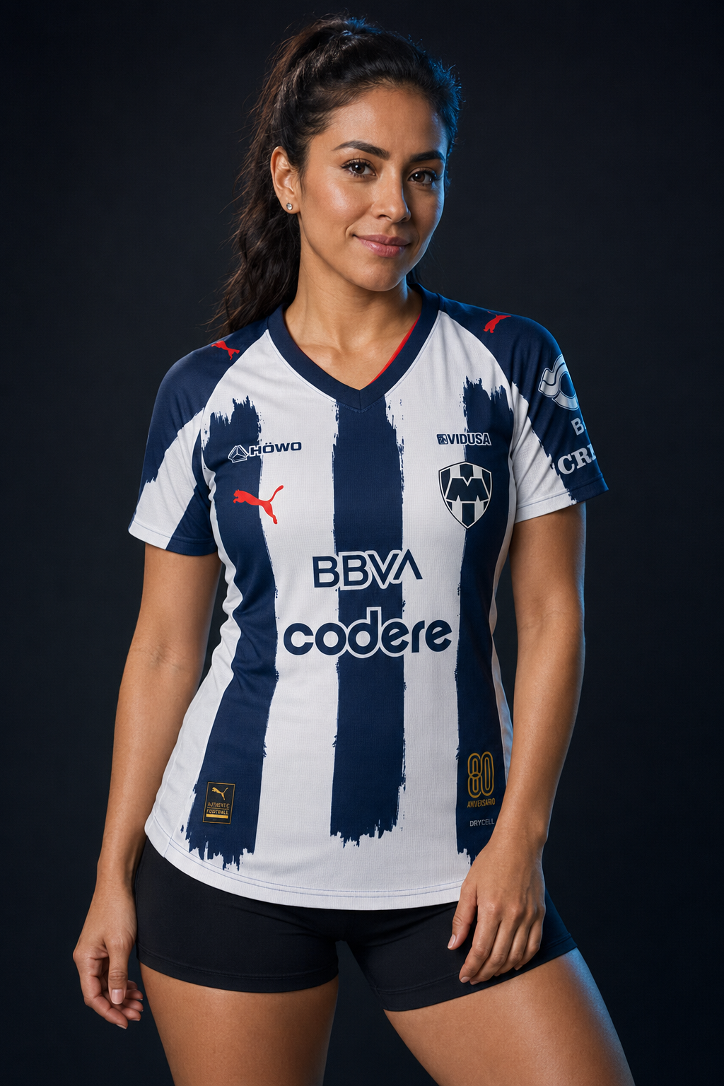 Jersey Rayados Local 25-26 Dama en modelo