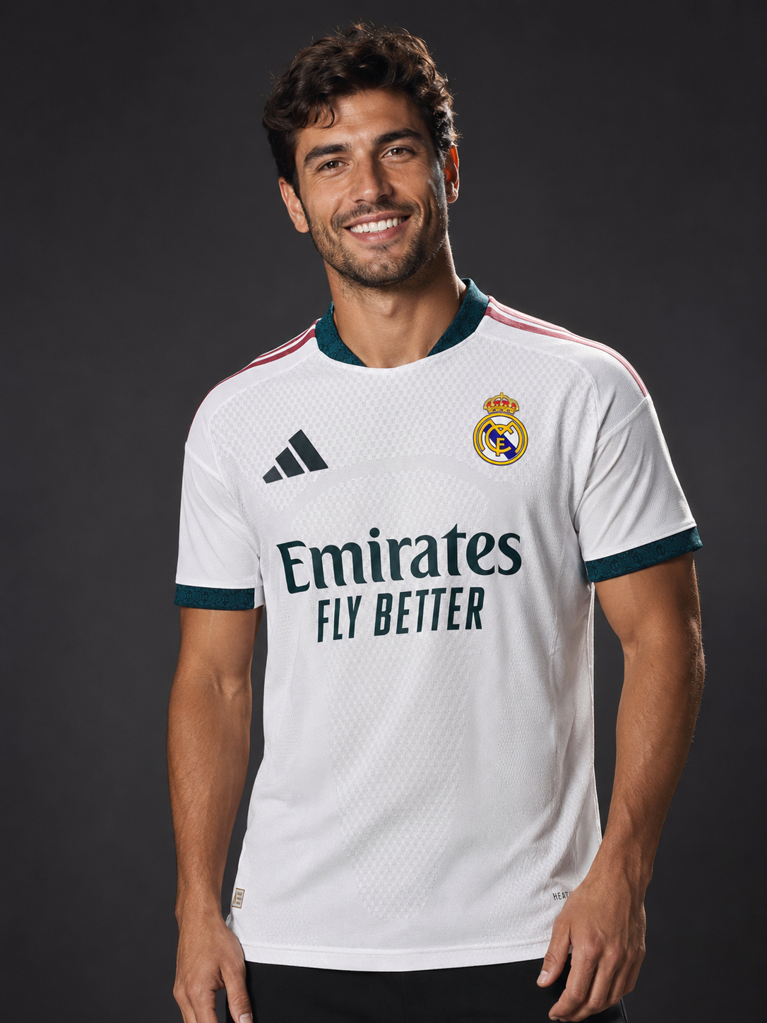 Jersey Real Madrid Local 26-27 en modelo, GOAT SPORTS