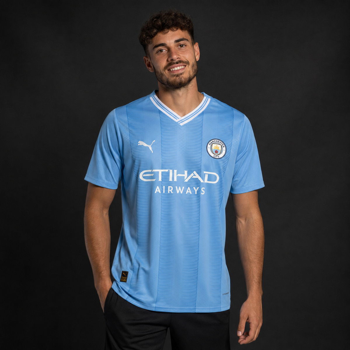 Jersey Manchester City Local 23-24 con modelo